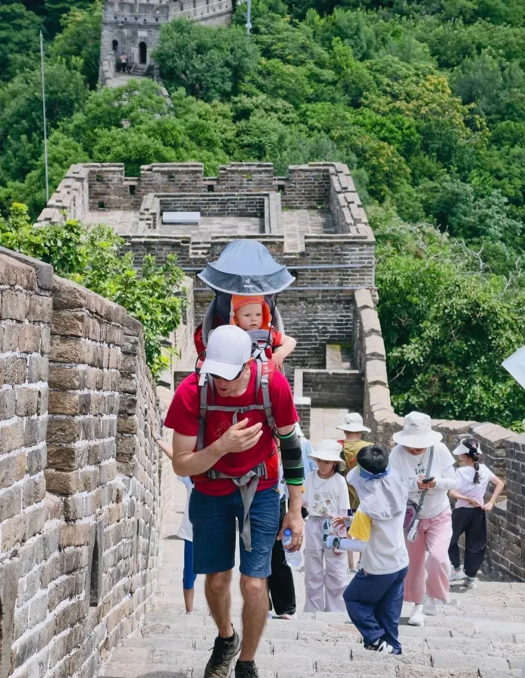 Family climbing at Mutianyu