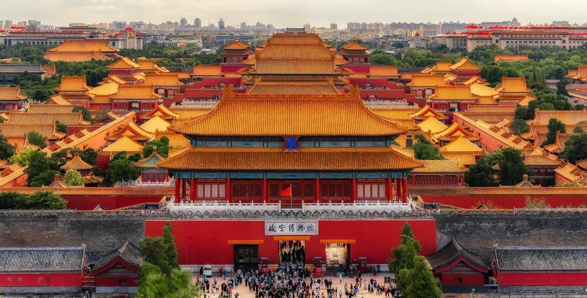 Blossom, stone lion and palace wall