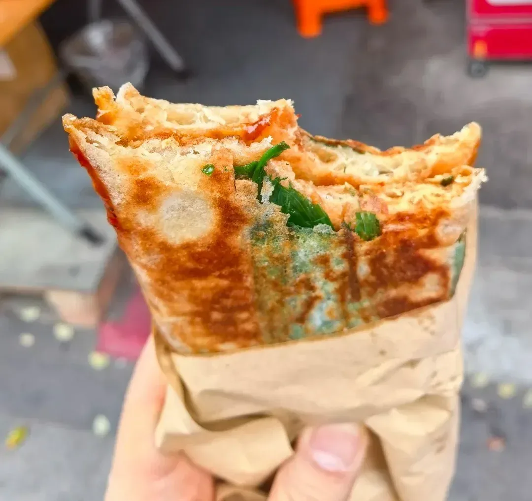 Fresh cong bao hui in a paper bag