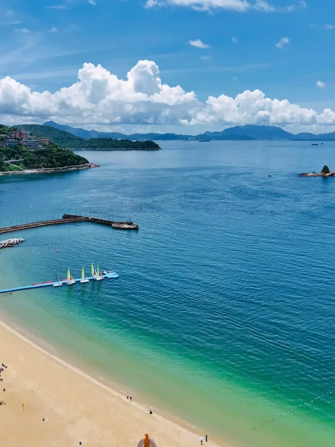 Dameisha Bay and sailboats from above